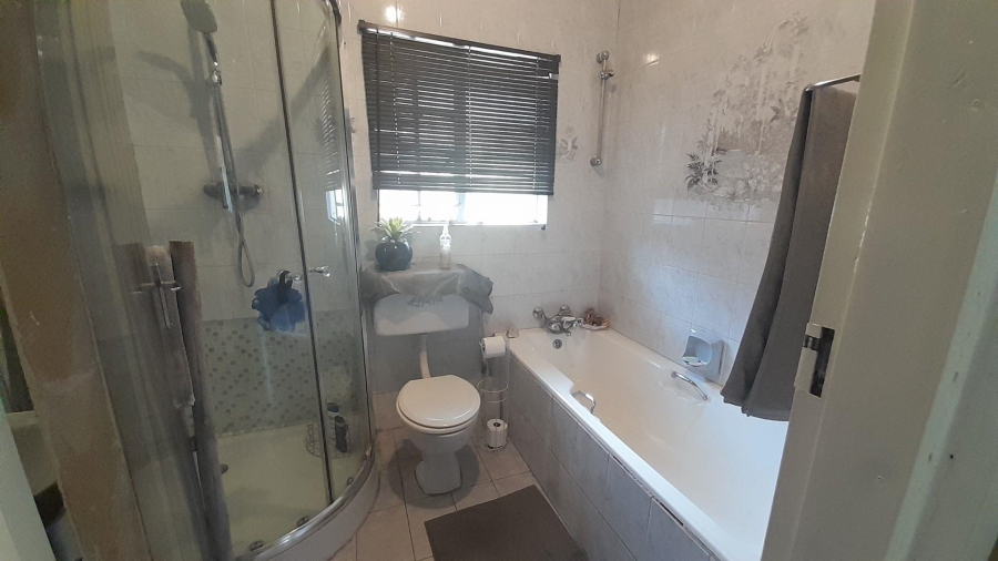 3 Bedroom Property for Sale in Van Riebeeck Park Gauteng