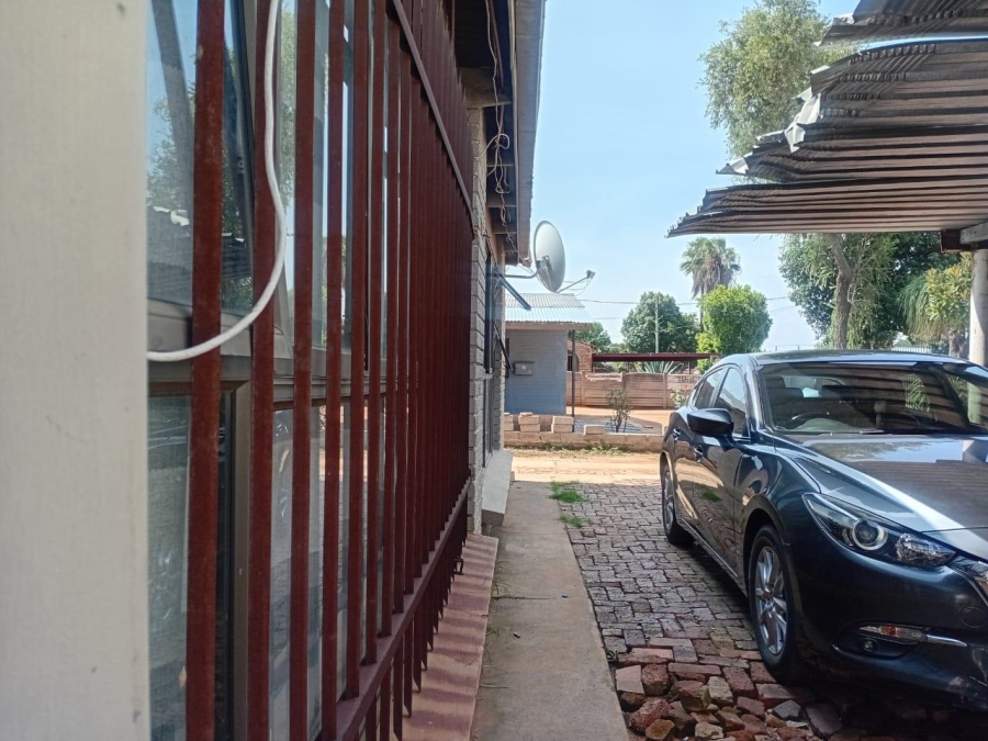 13 Bedroom Property for Sale in Jan Niemand Park Gauteng