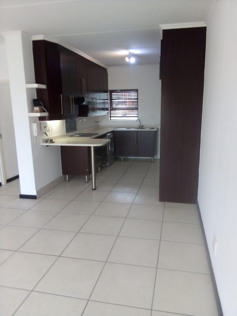 To Let 2 Bedroom Property for Rent in Greenstone Hill Gauteng