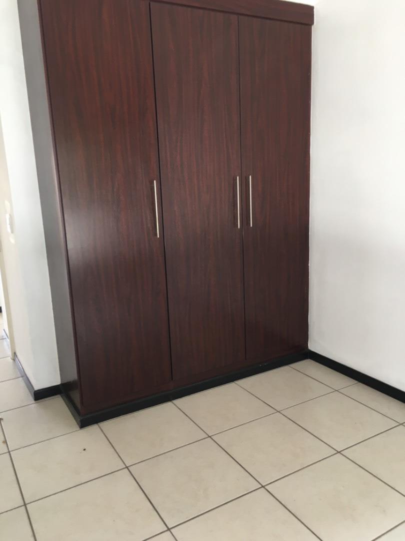 To Let 2 Bedroom Property for Rent in Greenstone Hill Gauteng