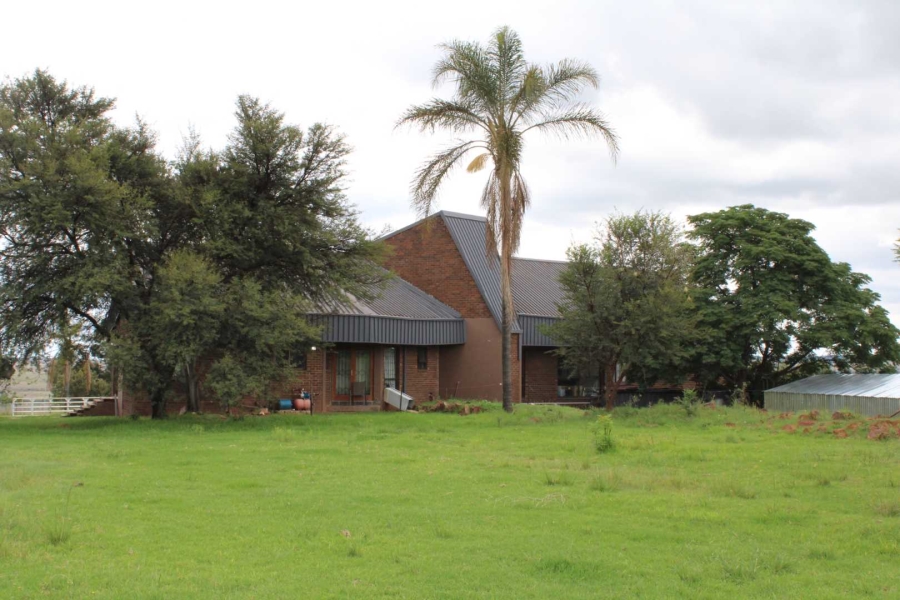 5 Bedroom Property for Sale in Doornkloof A H Gauteng