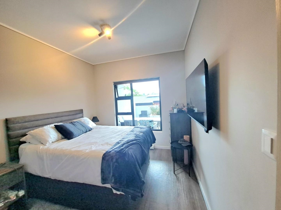 1 Bedroom Property for Sale in Hurlingham Gauteng