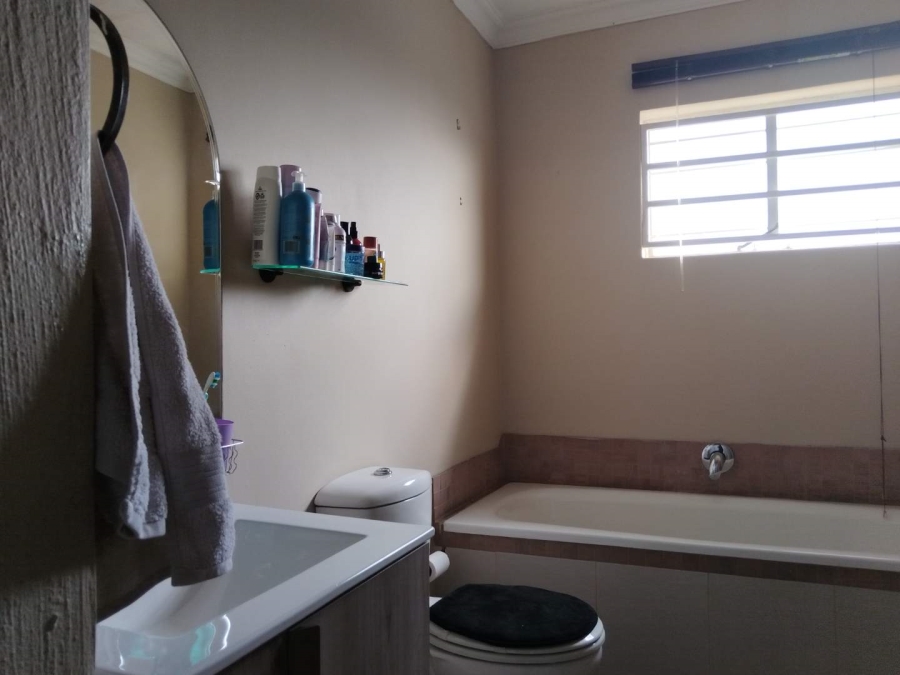 To Let 2 Bedroom Property for Rent in Allens Nek Gauteng