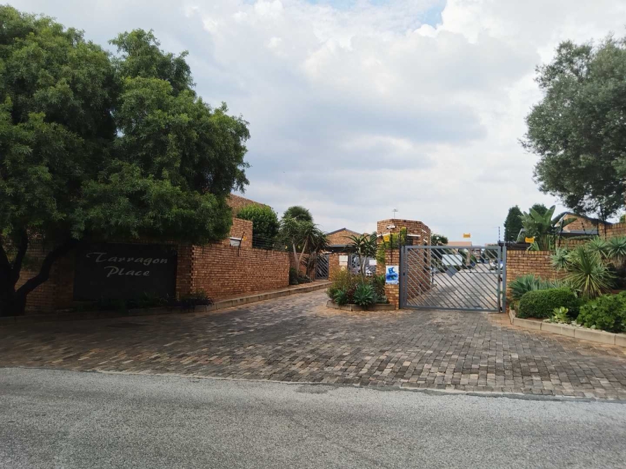 To Let 2 Bedroom Property for Rent in Allens Nek Gauteng