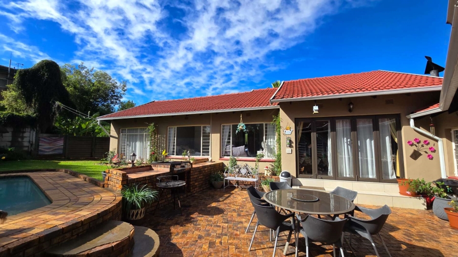 4 Bedroom Property for Sale in Brackenhurst Gauteng