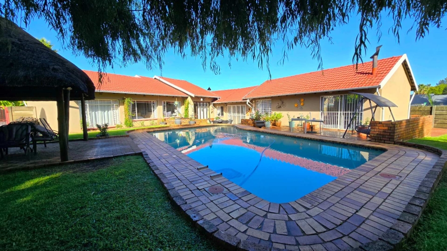 4 Bedroom Property for Sale in Brackenhurst Gauteng