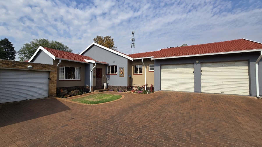 4 Bedroom Property for Sale in Brackenhurst Gauteng