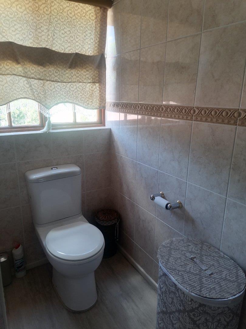 4 Bedroom Property for Sale in Oakdene Gauteng