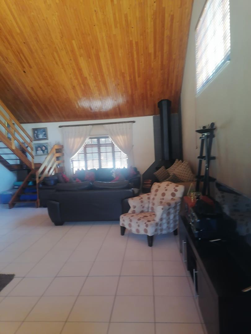 4 Bedroom Property for Sale in Oakdene Gauteng