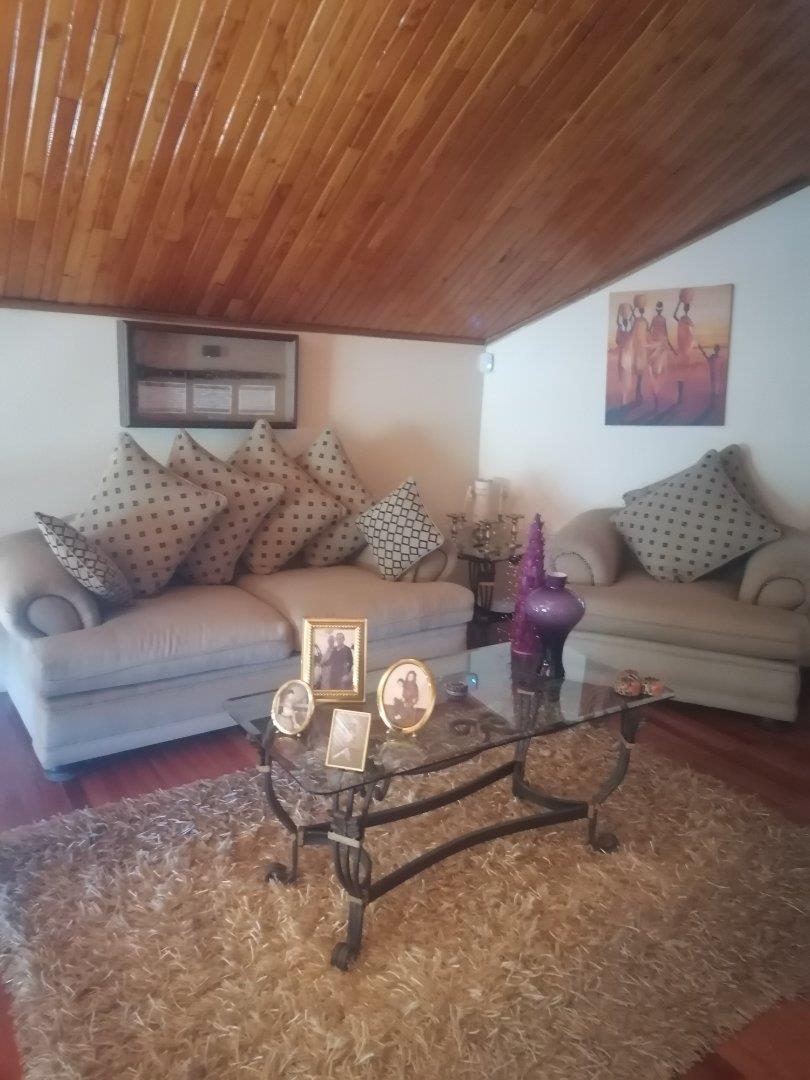 4 Bedroom Property for Sale in Oakdene Gauteng