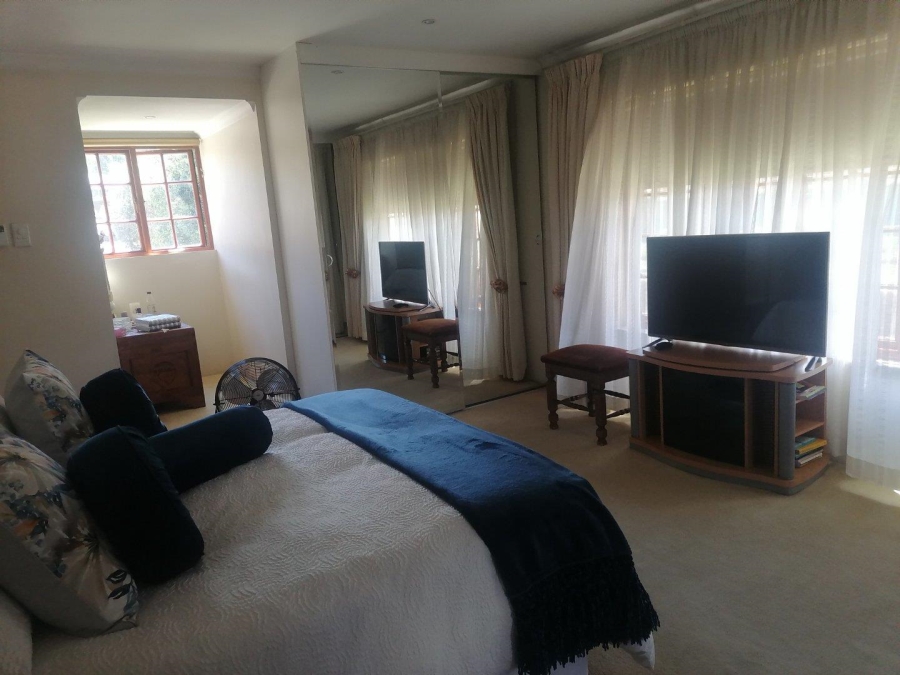 4 Bedroom Property for Sale in Oakdene Gauteng