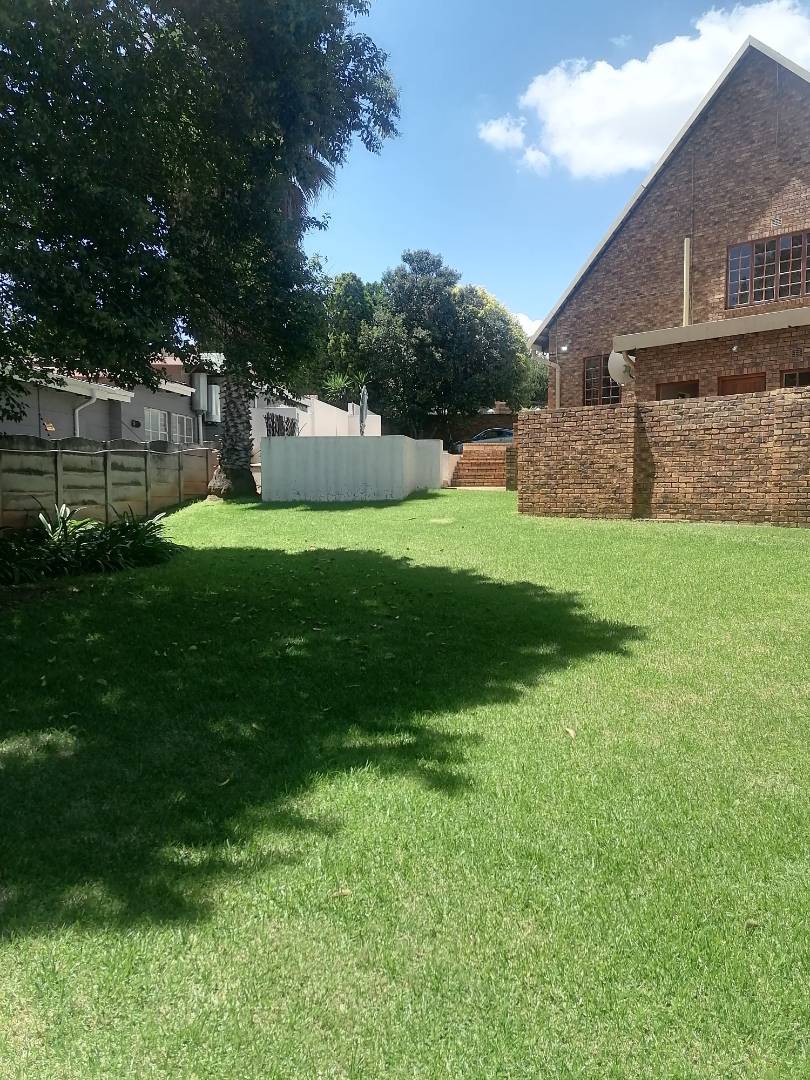 4 Bedroom Property for Sale in Oakdene Gauteng