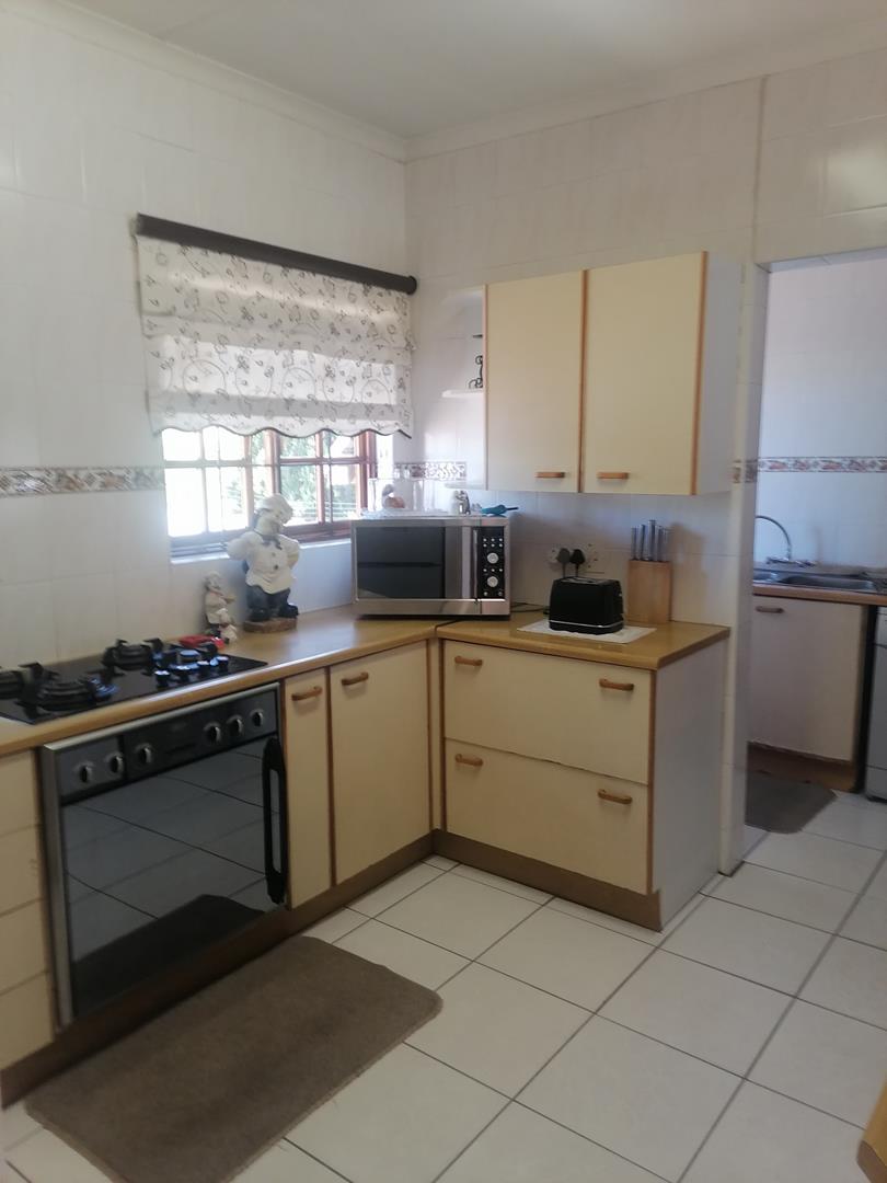 4 Bedroom Property for Sale in Oakdene Gauteng