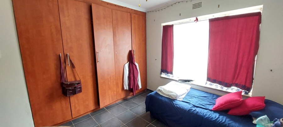 5 Bedroom Property for Sale in Verwoerdpark Gauteng