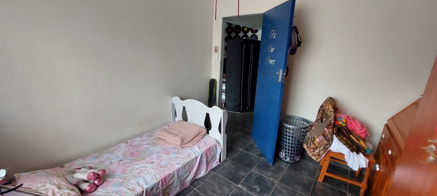 5 Bedroom Property for Sale in Verwoerdpark Gauteng