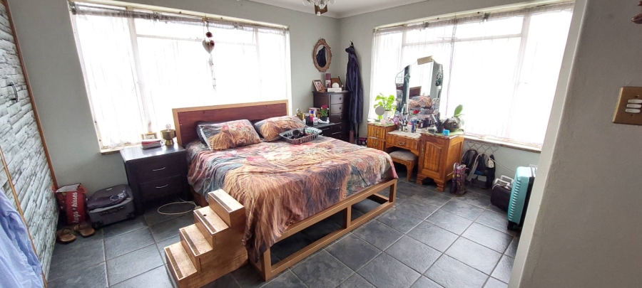 5 Bedroom Property for Sale in Verwoerdpark Gauteng