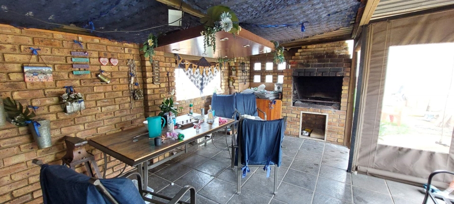 5 Bedroom Property for Sale in Verwoerdpark Gauteng