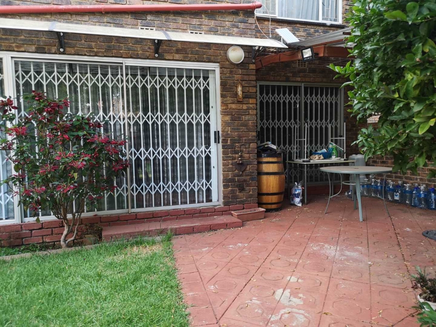 4 Bedroom Property for Sale in Birchleigh North Gauteng