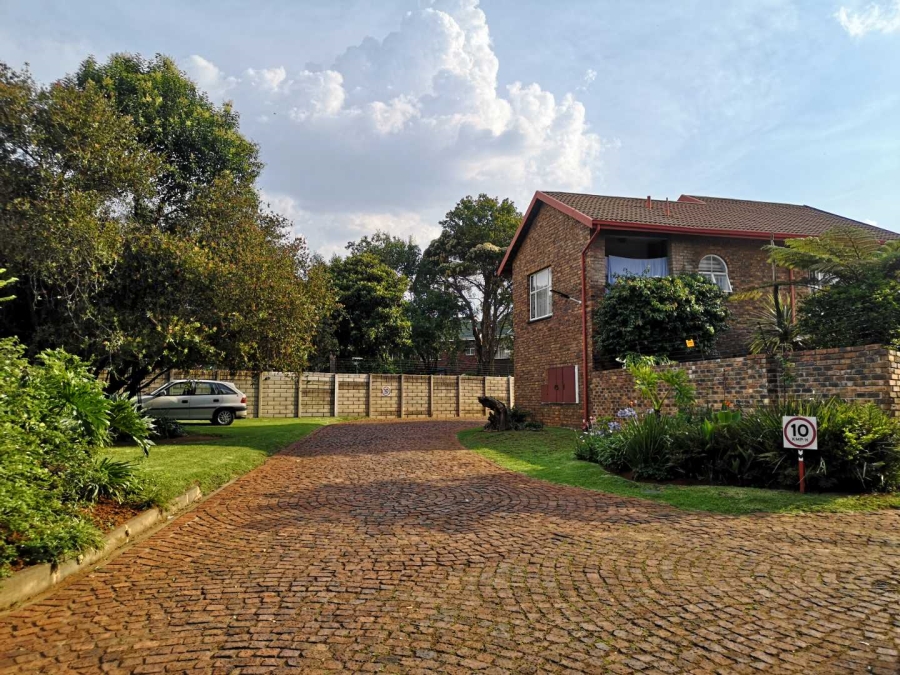 4 Bedroom Property for Sale in Birchleigh North Gauteng