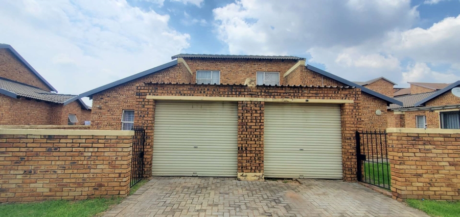2 Bedroom Property for Sale in Honeydew Gauteng