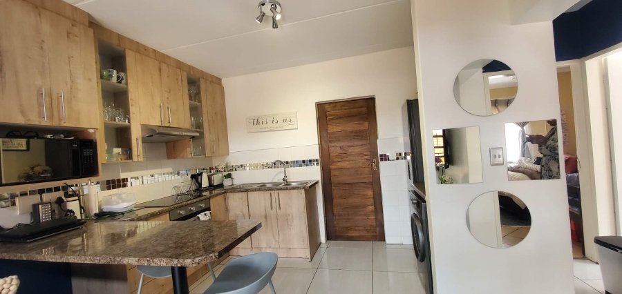 2 Bedroom Property for Sale in Honeydew Gauteng