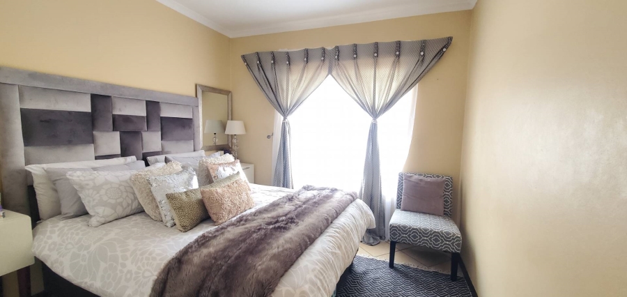 2 Bedroom Property for Sale in Honeydew Gauteng