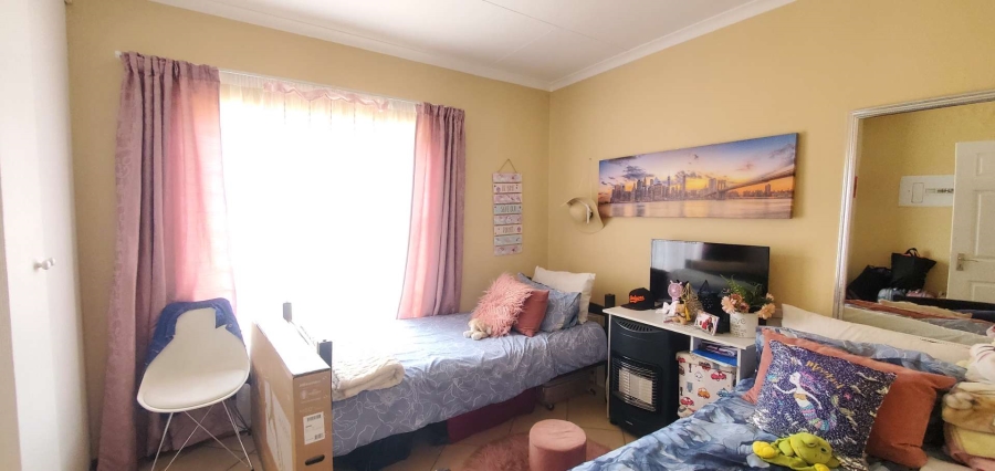 2 Bedroom Property for Sale in Honeydew Gauteng