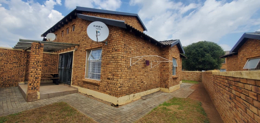 2 Bedroom Property for Sale in Honeydew Gauteng