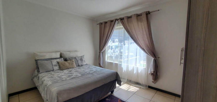 To Let 3 Bedroom Property for Rent in Ruimsig Gauteng