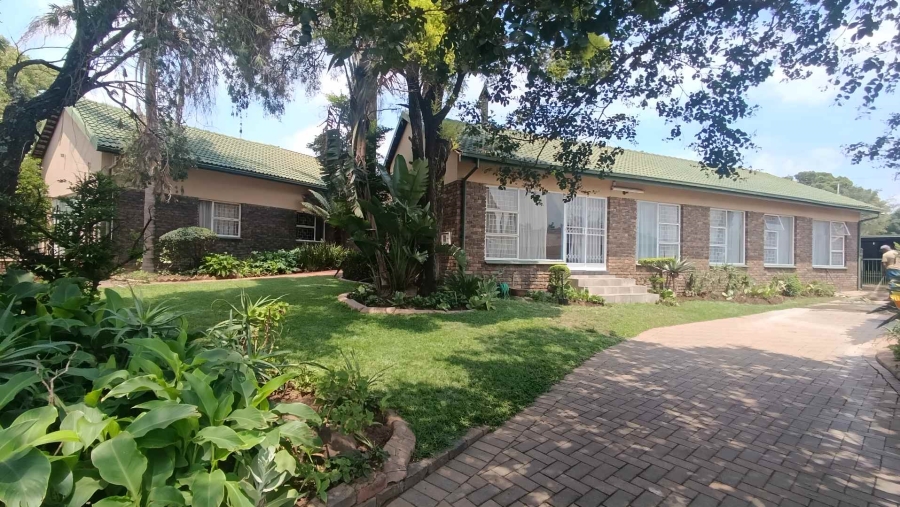 To Let 5 Bedroom Property for Rent in The Reeds Gauteng