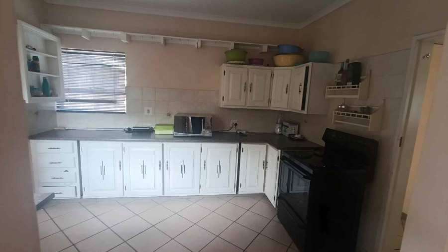 To Let 5 Bedroom Property for Rent in The Reeds Gauteng