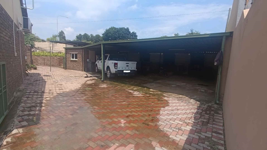 To Let 5 Bedroom Property for Rent in The Reeds Gauteng