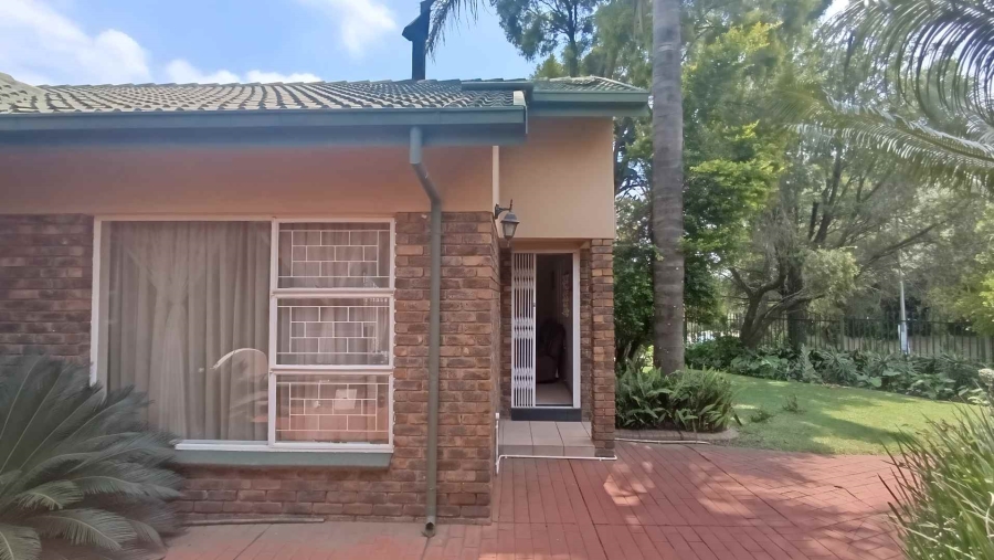 5 Bedroom Property for Sale in The Reeds Gauteng