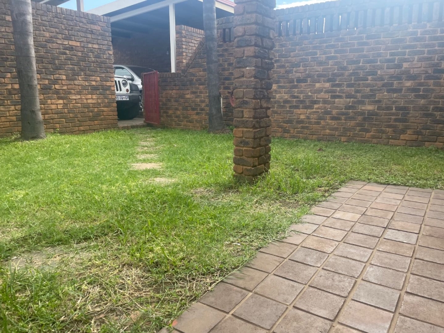 3 Bedroom Property for Sale in Clayville Gauteng