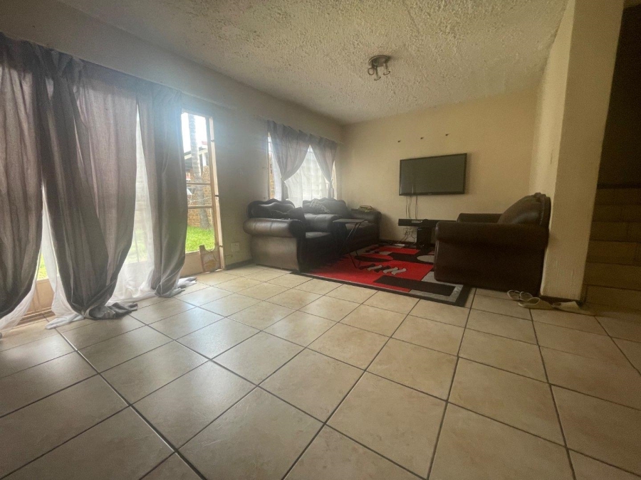 3 Bedroom Property for Sale in Clayville Gauteng