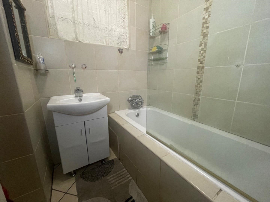 To Let 2 Bedroom Property for Rent in Edleen Gauteng