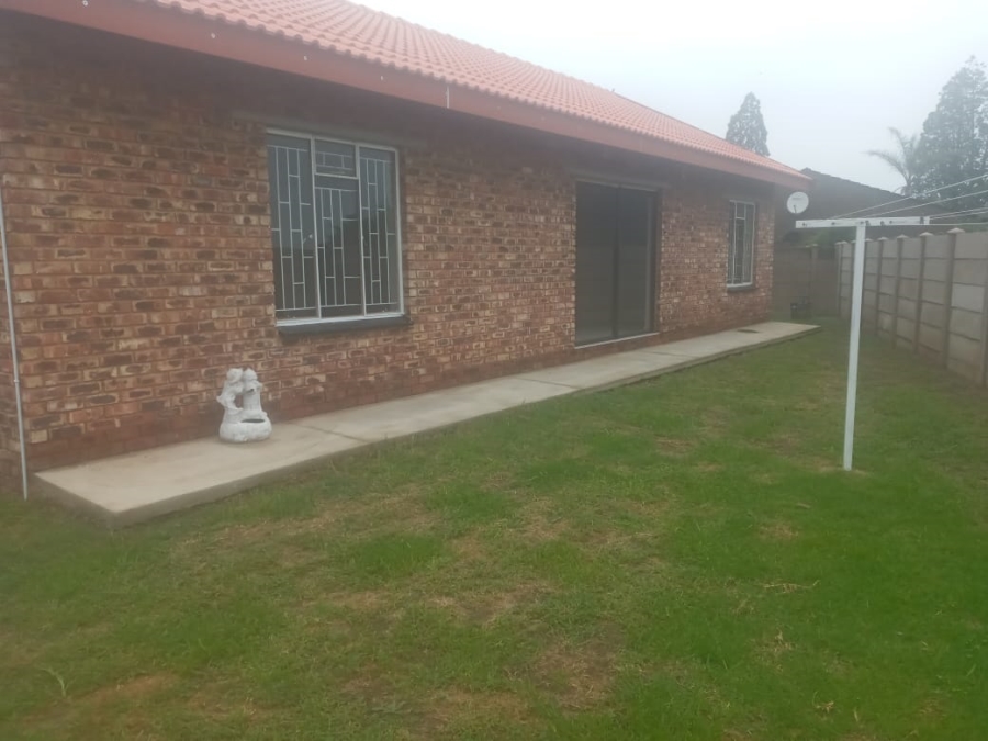 To Let 3 Bedroom Property for Rent in Riversdale Gauteng