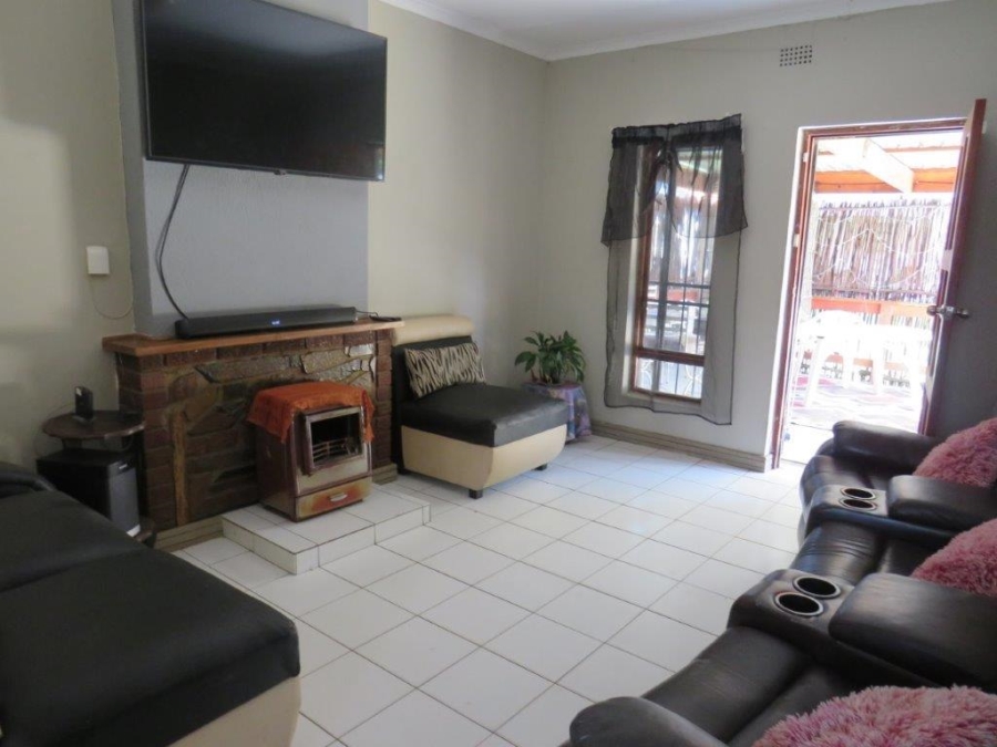 3 Bedroom Property for Sale in Brackendowns Gauteng
