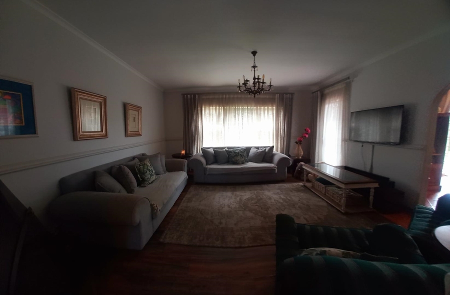 6 Bedroom Property for Sale in Van Riebeeck Park Gauteng