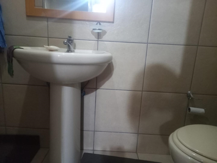 To Let 1 Bedroom Property for Rent in Discovery Gauteng