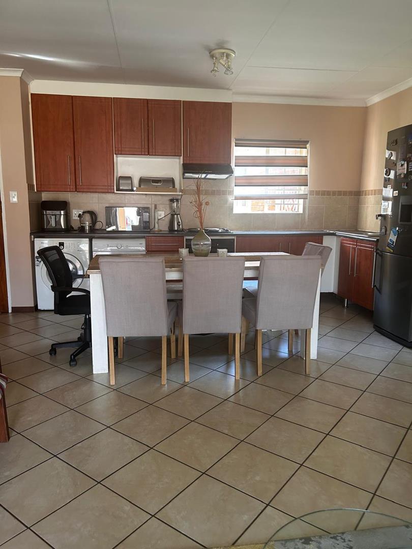 3 Bedroom Property for Sale in Noordwyk Gauteng