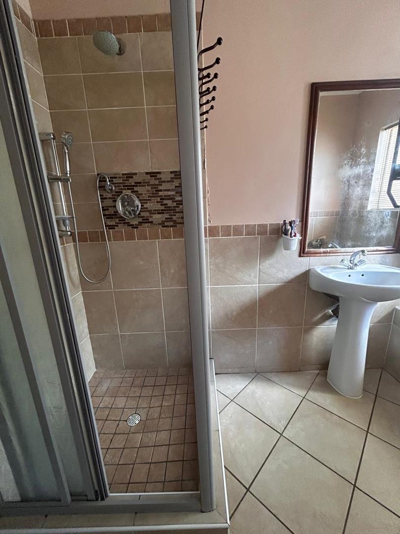 3 Bedroom Property for Sale in Noordwyk Gauteng