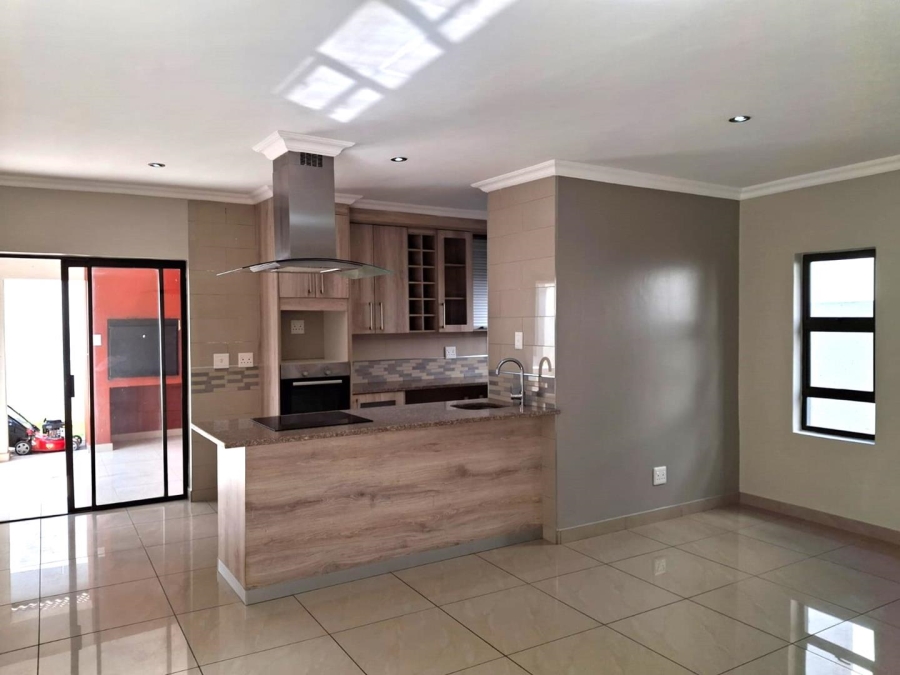 3 Bedroom Property for Sale in Boardwalk Gauteng