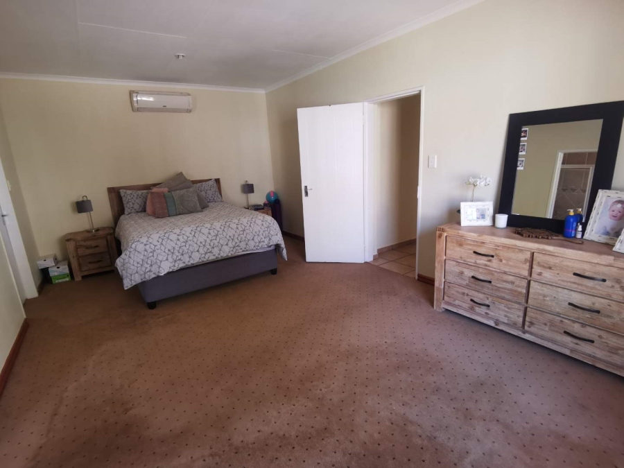 3 Bedroom Property for Sale in Woodlands Gauteng