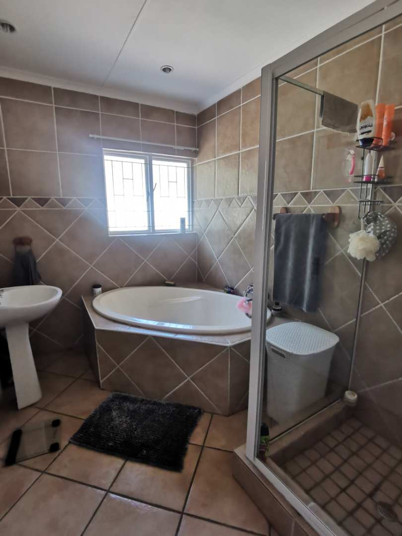 3 Bedroom Property for Sale in Woodlands Gauteng