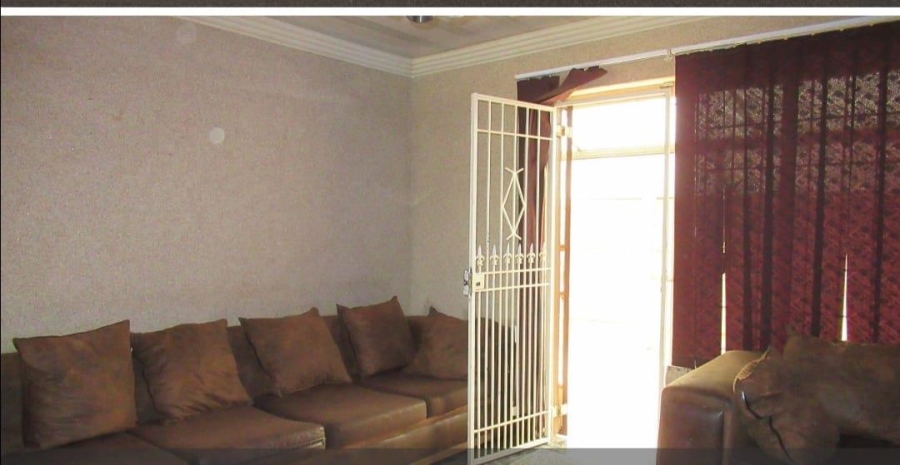 4 Bedroom Property for Sale in Lenasia South Gauteng