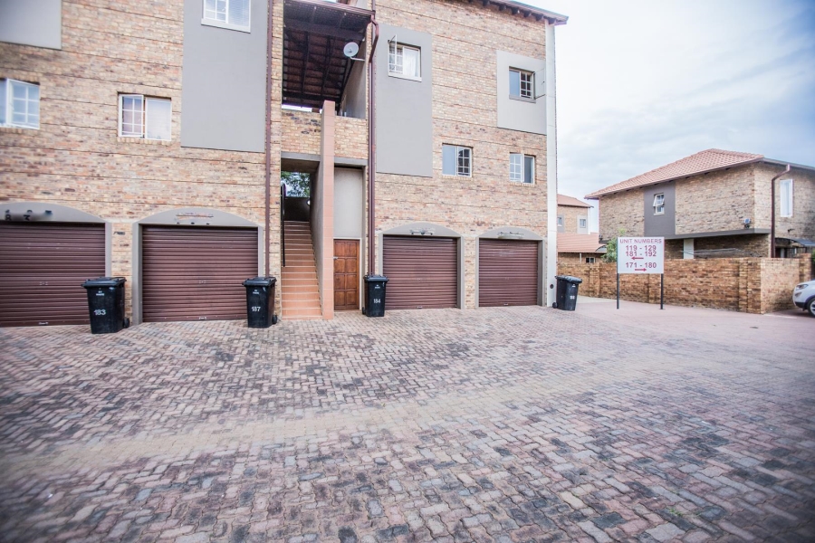 1 Bedroom Property for Sale in The Meadows Estate Gauteng