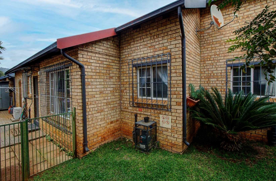 3 Bedroom Property for Sale in Wilgeheuwel Gauteng