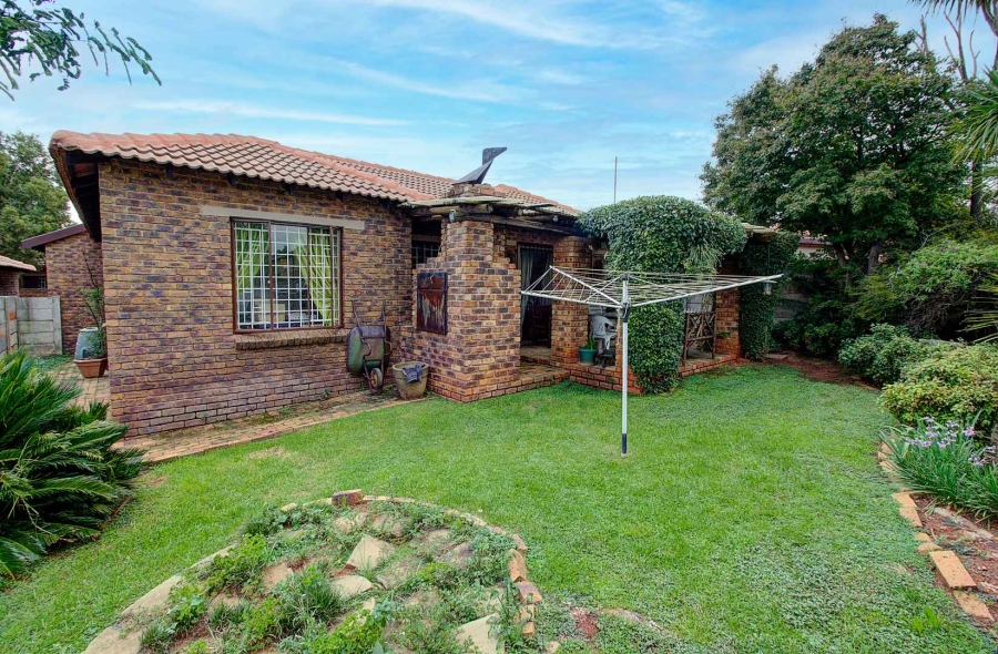 3 Bedroom Property for Sale in Weltevreden Park Gauteng