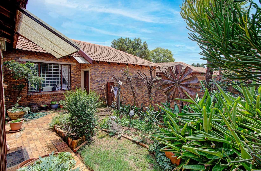 3 Bedroom Property for Sale in Weltevreden Park Gauteng